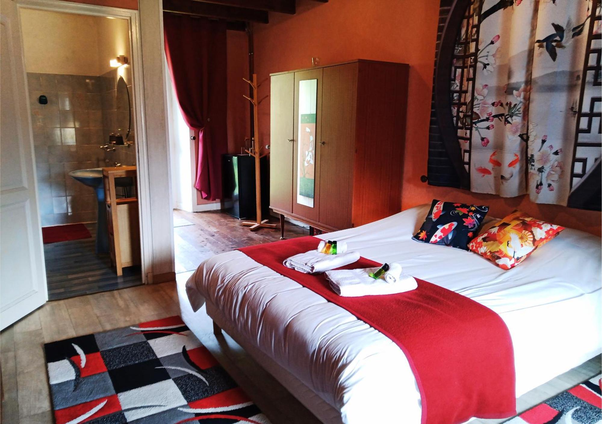 La Synchronicite - Chambres D'Hotes Saint-Sauveur-Villages Екстер'єр фото