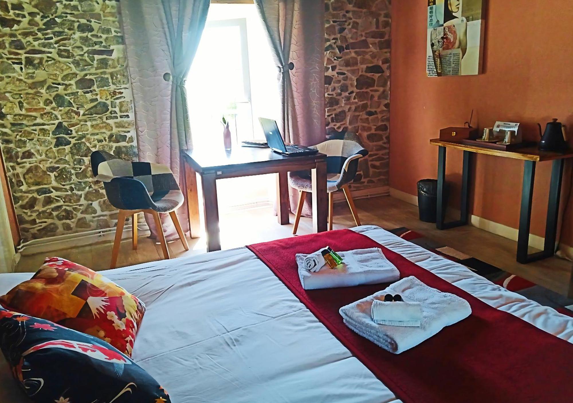 La Synchronicite - Chambres D'Hotes Saint-Sauveur-Villages Екстер'єр фото